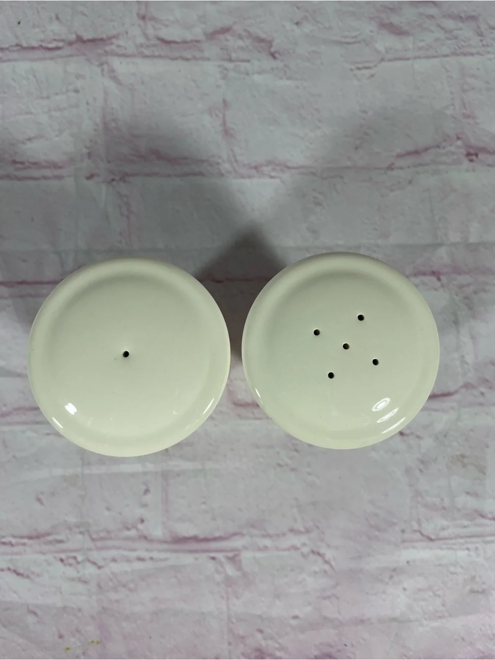 Vintage Wedgwood Sarah’s Garden Earthenware Salt and Pepper Shaker Pair England